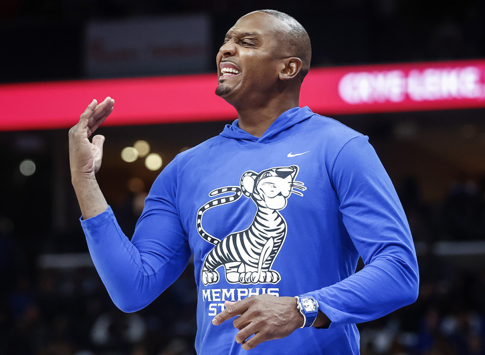 <strong>Tigers head coach Penny Hardaway talks to his team during a game against Tulane on Feb. 4, 2023. The University of Memphis faces the Temple Owls Sunday, Feb. 12, 2023.</strong>&nbsp;(Mark Weber/The Daily Memphian)