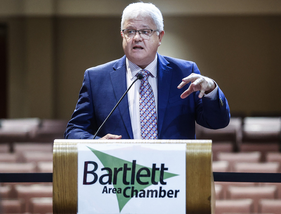 <strong>Bartlett Mayor David Parsons gives his State of the City address on Feb. 14 during a Bartlett Area Chamber of Commerce luncheon.</strong> (Mark Weber/The Daily Memphian)
