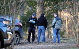 <strong>Law enforcement personnel investigate the scene of multiple shootings on Arkabutla Dam Road in Arkabutla, Mississippi, on Friday, Feb. 17, 2023.&nbsp;</strong> (Nikki Boertman/AP)