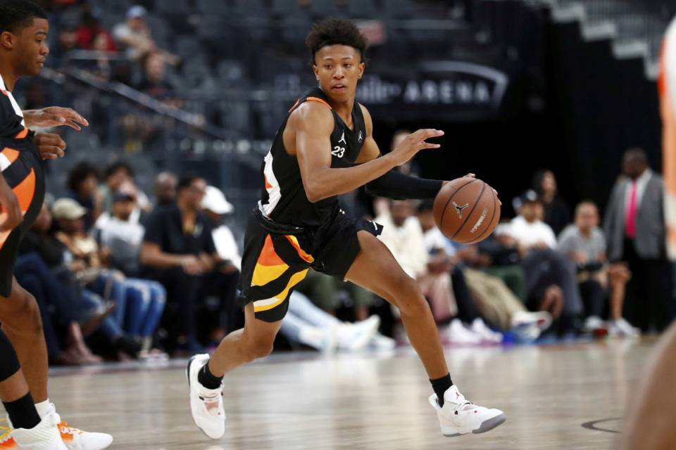 <strong>Coach Penny Hardaway and the Memphis Tigers were one of many schools to show interest in Boogie Ellis. According to a report, the 6-foot-2 combo guard from California will unofficially visit Memphis for the second time starting Thursday.</strong> (Jeff Speer/Icon Sportswire via Associated Press)