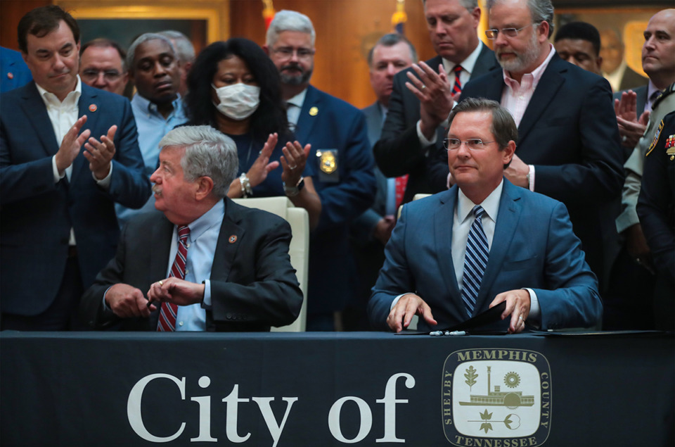 <strong>Speaker of the Tennessee Senate Randy McNally and Speaker of the Tennessee House Cameron Sexton complete a ceremonial signing of the controversial &ldquo;truth in sentencing&rdquo; bill at the Hall of Mayors in Memphis City Hall June 23, 2022. Tennessee lawmakers plan to build upon that law to target juvenile crime.</strong> (Patrick Lantrip/The Daily Memphian file)