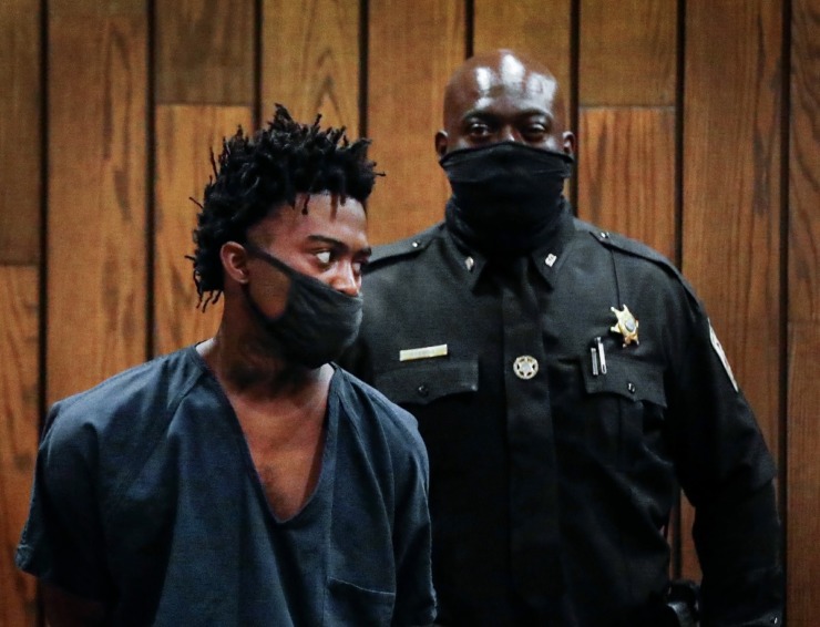Defendant Ezekiel Kelly (left) makes his first court appearance on Friday, Sept. 9, 2022.&nbsp;Kelly, 20, is accused of carrying out a shooting spree on Sept. 7, 2022, that left three people dead and three others injured.&nbsp;(Mark Weber/The Daily Memphian file)