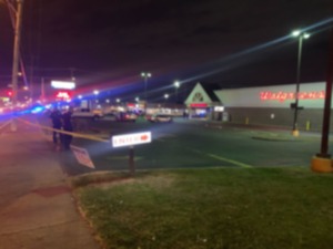 <strong>Officers respond to shooting on Raines Road near the Walgreens on Elvis Presley Boulevard.</strong>&nbsp; (Ben Wheeler/The Daily Memphian)