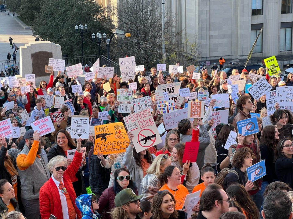 <strong>Protesters walk from the legislative plaza to the Tennessee State Capitol.</strong>&nbsp;(Ian Round/The Daily Memphian)