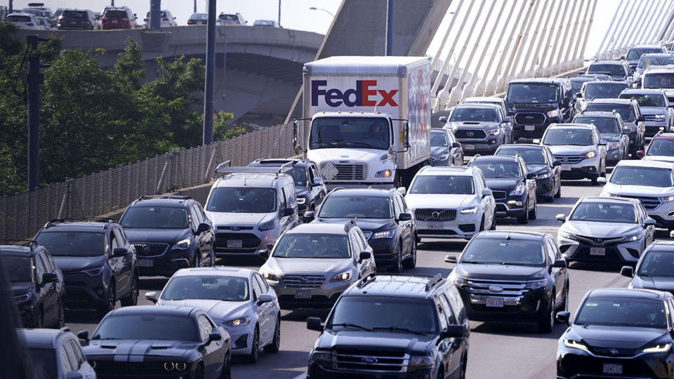<strong>Vehicles stuck in rush hour traffic.</strong> (Charles Krupa/AP Photo file)