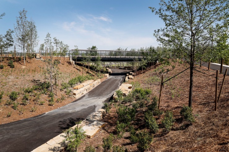 <strong>A pedestrian bridge at the newly remodeled Tom Lee Park.</strong> (Mark Weber/The Daily Memphian)