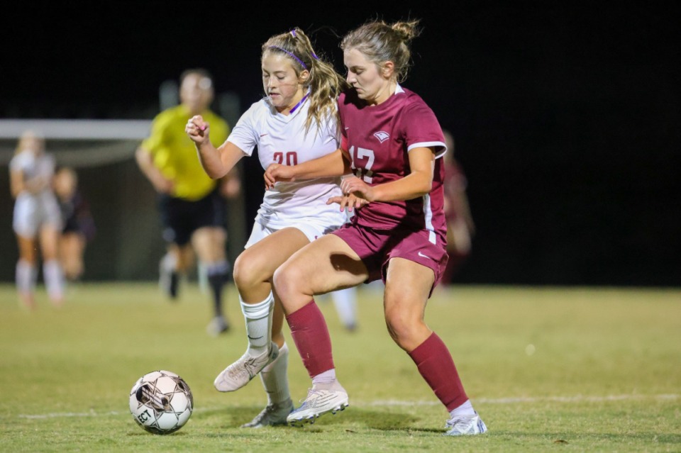 <strong>St. George&rsquo;s freshman Pippa Rhodes (20, left) is this week&rsquo;s player of the week.</strong> (Ryan Beatty/The Daily Memphian file)