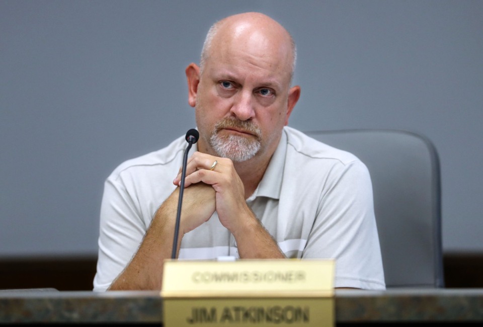 <strong>Lakeland Commissioner&nbsp;Jim Atkinson listens in during an Aug. 19, 2021 meeting.&nbsp;</strong><strong>The Lakeland Board of Commissioners discussed a potential partnership with MATA during its meeting Thursday, April 20, 2023.&nbsp;</strong>(Patrick Lantrip/The Daily Memphian file)