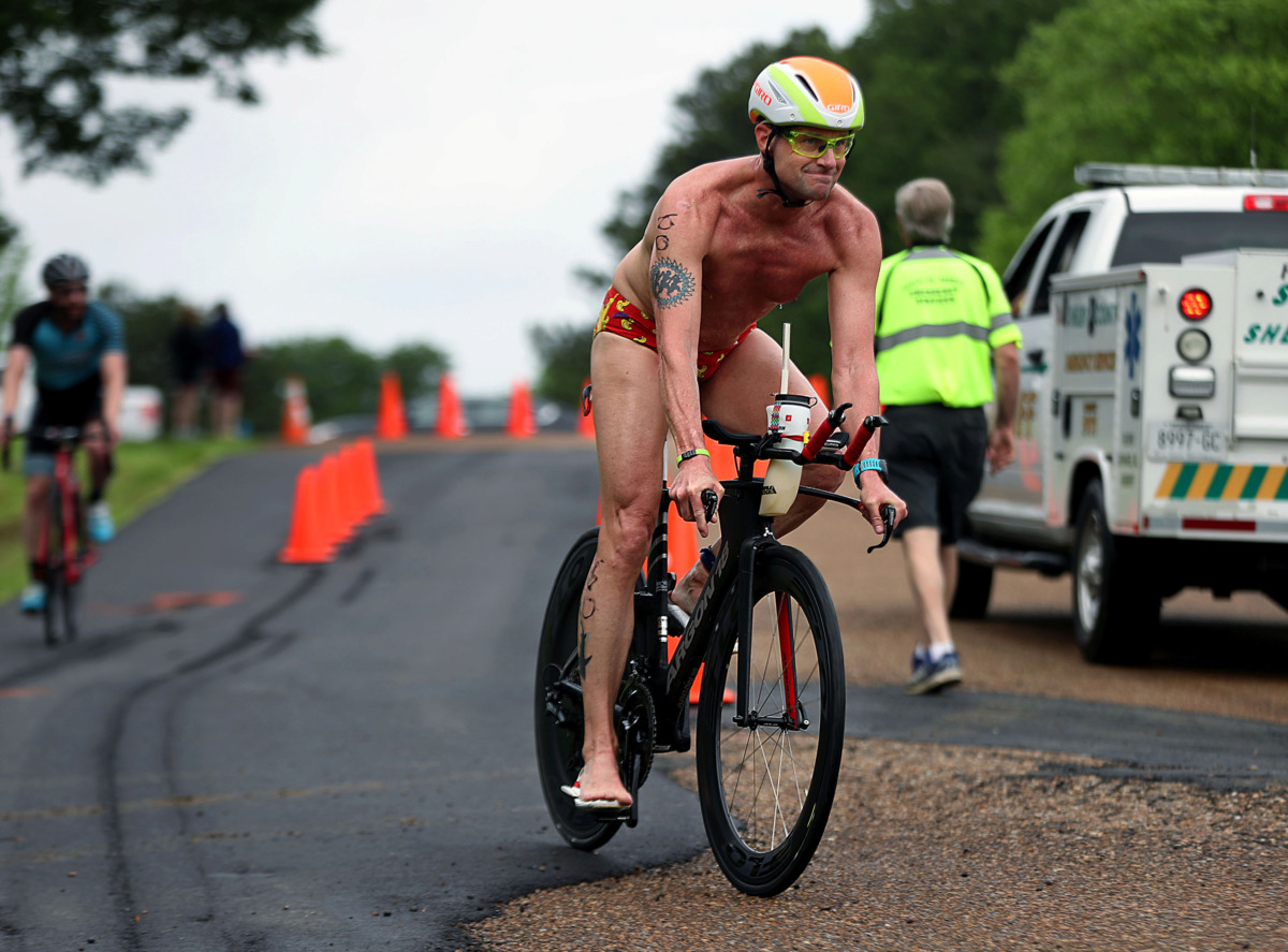 <strong>Joey Lee makes the last turn in the second leg of the Memphis in May Olympic Triathlon on Sunday, May 19.</strong> (Patrick Lantrip/Daily Memphian)