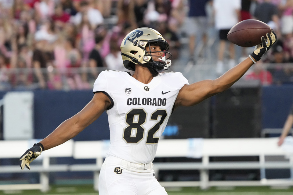 <strong>Colorado tight end Austin Smith (82) in the first half during an NCAA college football game against Arizona Oct. 1, 2022, in Tucson, Ariz.</strong> (Rick Scuteri/AP file)