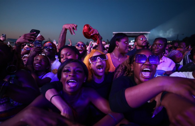 <strong>Fans listen to Finesse2Tymes perform at the Beale Street Music Festival May 6, 2023.</strong> (Patrick Lantrip/The Daily Memphian)