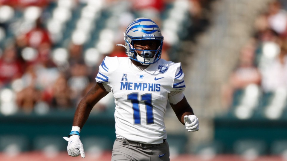 <strong>Former Memphis defensive back Sylvonta Oliver has received an invitation to&nbsp;the Pittsburgh Steelers&rsquo; minicamp.</strong> (Jason E. Miczek/AP File)
