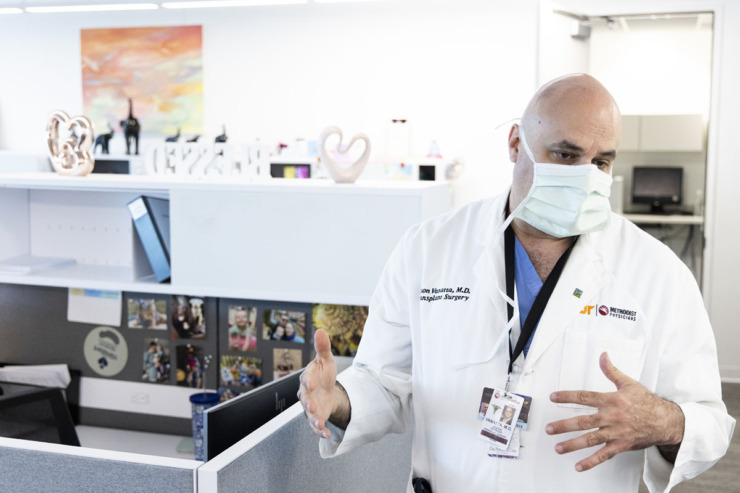 <strong>Dr. Jason Vanatta, director of the Methodist Transplant Institute, speaks during a tour of the Methodist Transplant Institute.</strong>&nbsp;(Brad Vest/Special to The Daily Memphian)