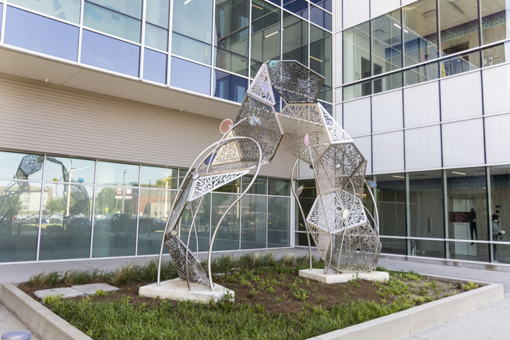 <strong>A sculpture sits outside the Methodist Transplant Institute.</strong> (Brad Vest/Special to The Daily Memphian)