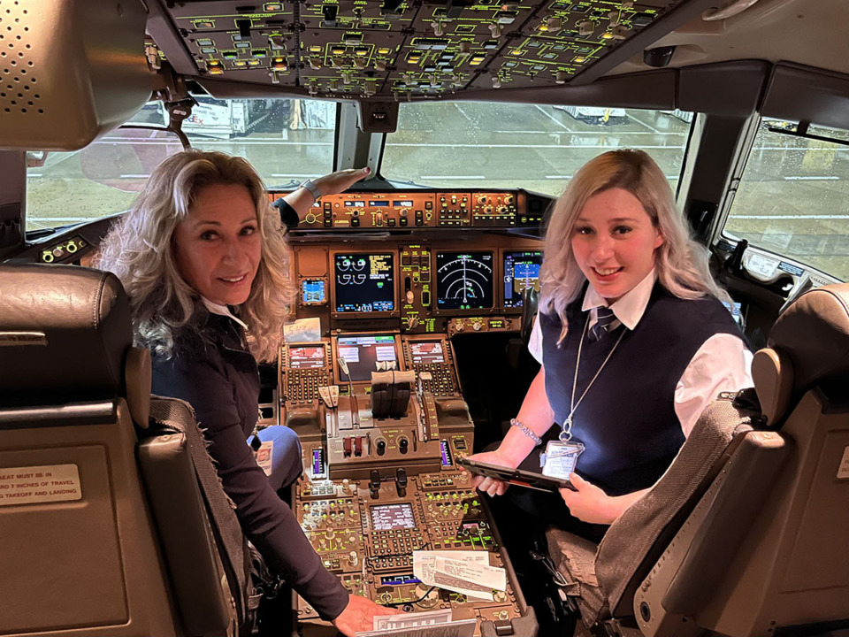 <strong>Boeing 777 captain Teri Eidson (left) and first officer Nicole McCallister (right) made history as the first mother-daughter team to pilot an international flight.</strong> (Courtesy FedEx)