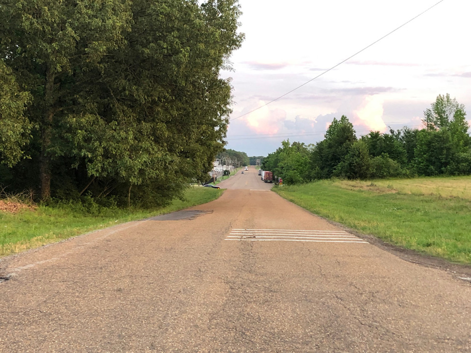 <strong>Semi-trucks traveling south on Tulane Road, seen here, between the Mississippi-Tennessee border and Stateline Road will soon face $1,000 fines.</strong> (Beth Sullivan/The Daily Memphian)