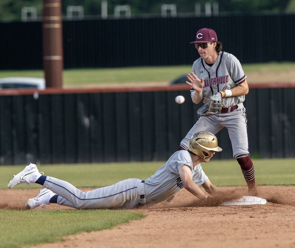 <strong>Collierville shortstop Thomas Crabtree prepares to catch the ball as Arlington's Slade Williams slides back into second base in the District 15-4A championship game. The Dragons are the only Class 4A Memphis-area boys baseball team that advanced to Spring Fling. They begin state tournament play Tuesday. </strong>(Greg Campbell/Special to The Daily Memphian)