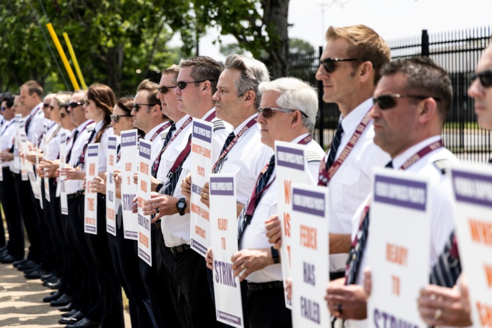 <strong>FedEx pilots, represented by the Air Line Pilots Association, Int&rsquo;l (ALPA), conducted an informational picket to demonstrate their collective resolve and continued frustration with the lack of a new collective bargaining agreement with FedEx.</strong> (Brad Vest/Special to The Daily Memphian)&nbsp;