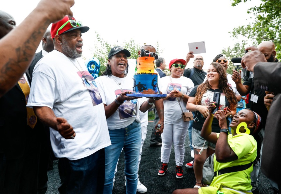 <strong>RowVaughn and Rodney Wells (left) sing &ldquo;Happy Birthday&rdquo; during a birthday celebration for their son Tyre Nichols on Monday, June 5, 2023, at Fourth Bluff Park.</strong> (Mark Weber/The Daily Memphian)