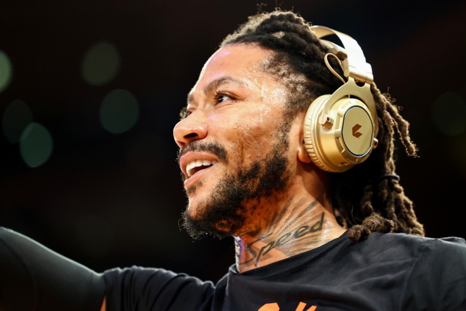 <strong>New York Knicks guard Derrick Rose (4) smiles during warm-ups before an NBA basketball game against the Atlanta Hawks, Tuesday, March 22, 2022, in New York.</strong> (Jessie Alcheh/AP file)&nbsp;