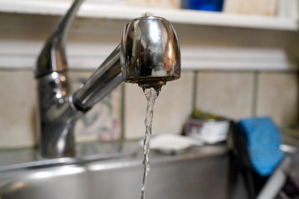 <strong>According to a statement from the Shelby County Health Department, tap water should not be used for drinking, food preparation, preparing baby formula, brushing teeth, or bathing until the water has been determined safe for drinking.</strong> (Tony Gutierrez/AP file)