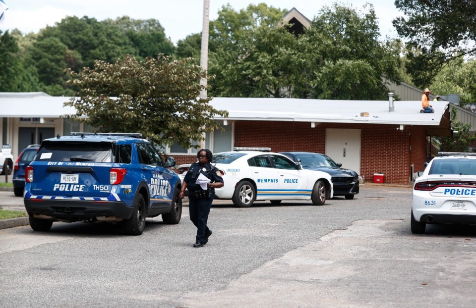 <strong>Memphis Police officers investigate at the scene of a shooting at Margolin Hebrew School on Monday, July 31, 2023.</strong> (Mark Weber/The Daily Memphian file)