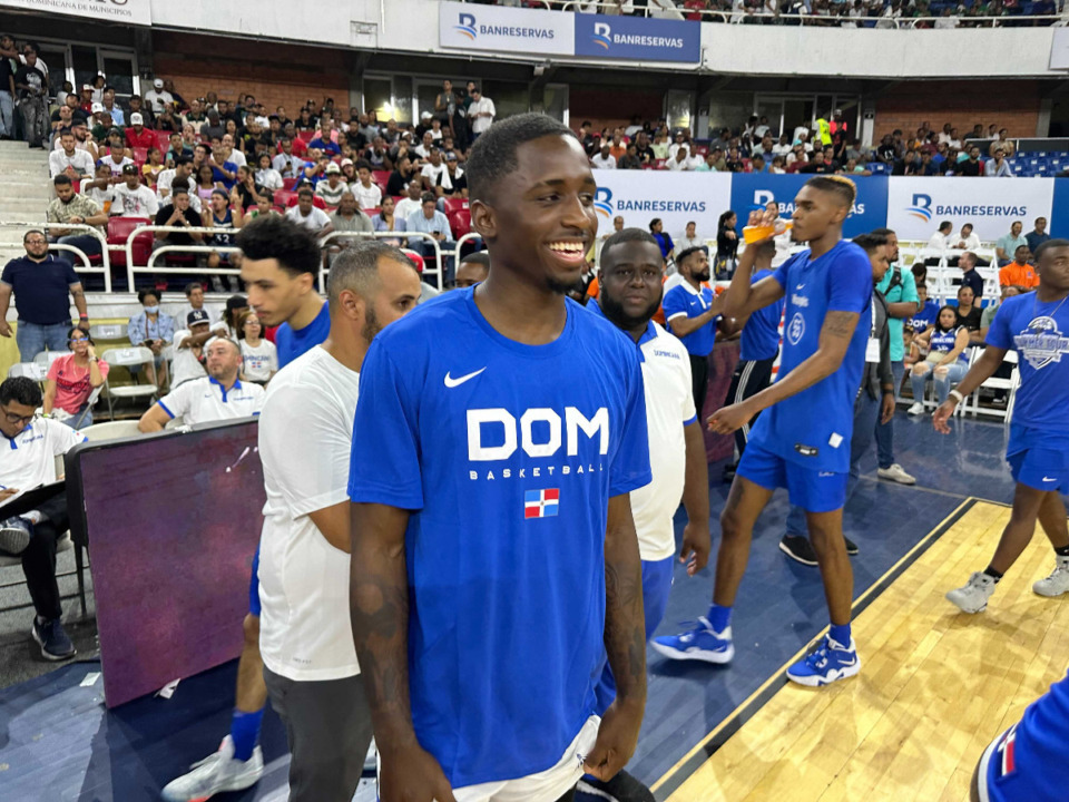 <div class="row col-md-12"><div class="form-group"><div id="divExcerpt" class="col-md-10 center-block"><div class="form-control"><strong>Santo Domingo native David Jones, who played for the Dominican Republic National Team in its exhibition game win over Memphis on Wednesday, expects to join Memphis later this month.</strong> (Parth Upadhyaya/The Daily Memphian)</div></div></div></div>