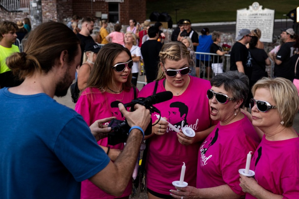 <strong>Fans gather along Elvis Presley Boulevard during the Elvis Week 2021 Candlelight Vigil.&nbsp;This year&rsquo;s vigil will be held on Aug. 15, 2023.</strong> (Brad Vest/Special to The Daily Memphian file)