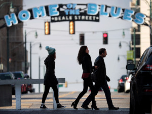 <strong>The Beale Street arch welcomes visitors to the entertainment district. The Memphis City Council is extending a $5 cover charge to enter Beale on Friday and Saturday nights through the summer.</strong> (Jim Weber/Daily Memphian file)