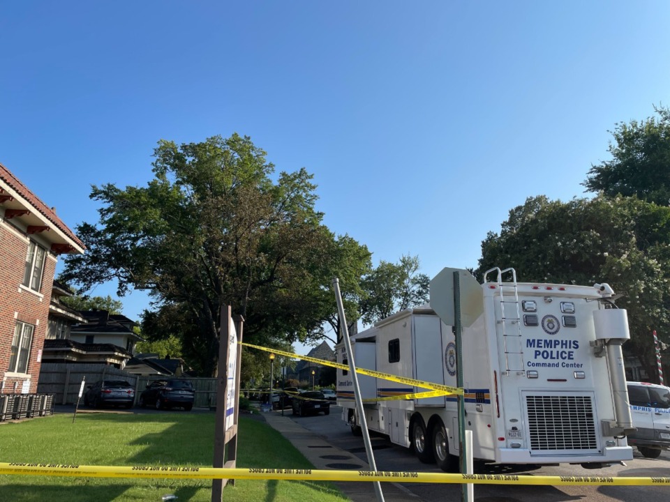 <strong>The Memphis Police Department&rsquo;s mobile command center was on Madison Avenue, Friday, Aug. 11. A man detained by MPD was taken away in an ambulance earlier in the day from an apartment complex at Madison and Auburndale Street.</strong> (Sam Hardiman/The Daily Memphian)
