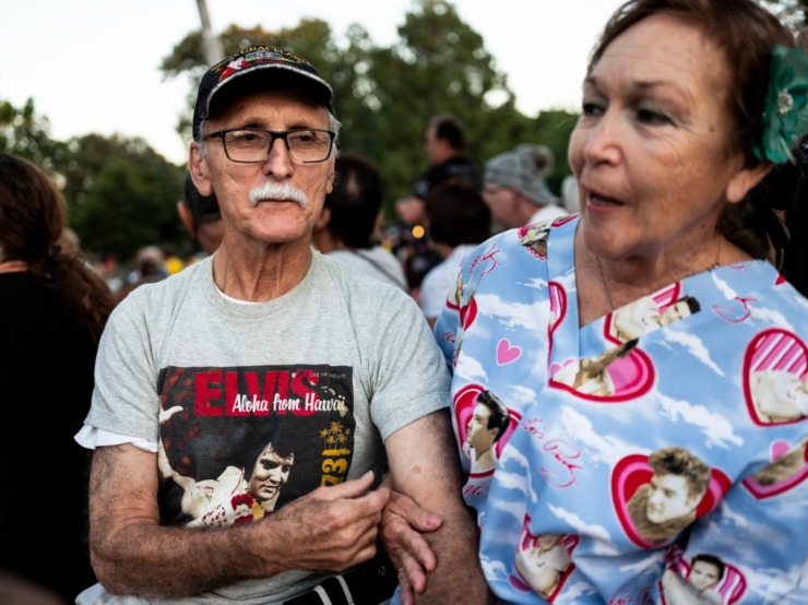 <strong>Jaime Lopez, left, and Mary Alice Lopez arrive for the annual Candlelight Vigil at Graceland Tuesday. The couple from San Antonio were married on Aug. 15 at Graceland 40 years ago.</strong> (Brad Vest/Special to The Daily Memphian)