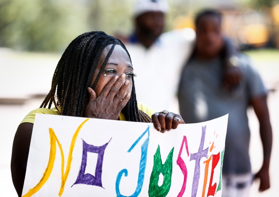 <strong>Carolyn Laury attends a protest demanding accountability in the death of her grandson Courtney Ross Aug. 18. Ross died while Memphis police officers were trying to detain him in Midtown.</strong> (Mark Weber/The Daily Memphian)