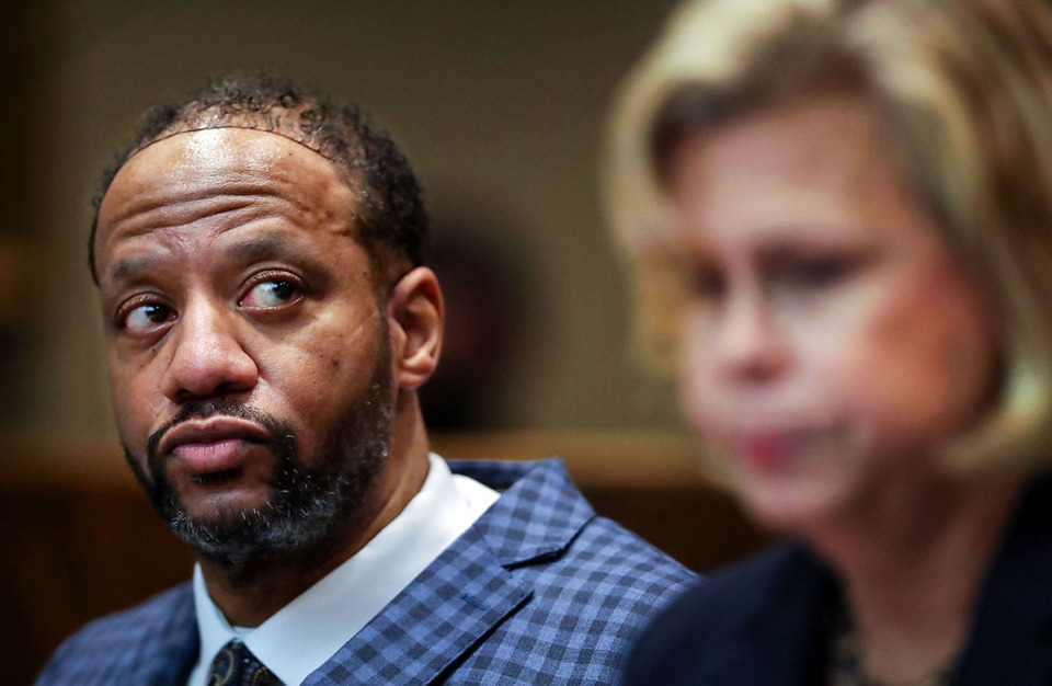 <strong>Pervis Payne sits next to his attorney Kelley Henry while in Shelby County Criminal Court Judge Paula Skahan's courtroom July 16, 2021. Payne Payne, 54, has been on death row since his 1988, but has maintained his innocence for the past three decades.</strong> (Patrick Lantrip/The Daily Memphian file)