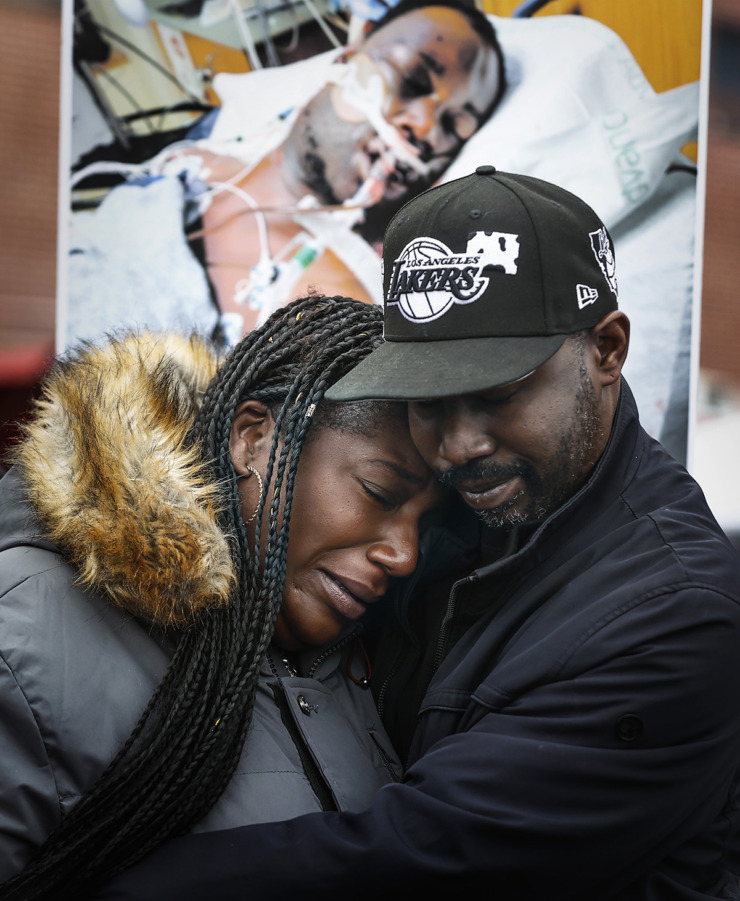 <strong>Kenyana Dixon is comforted during a rally for her brother, Tyre Nichols, at the National Civil Rights Museum on Monday, Jan. 16, 2023. Nichols was killed during a traffic stop with the Memphis Police Department on Jan. 7, 2023.</strong> (Mark Weber/The Daily Memphian file)