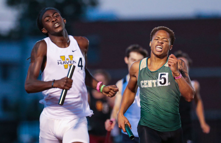 <strong>Whitehaven High School's Terrick Johnson takes the lead during the last leg of the Boys 400-Meter Dash at the TSSAA state championships in Murfreesboro, Tennessee, on May 26, 2022.</strong> (Patrick Lantrip/The Daily Memphian file)