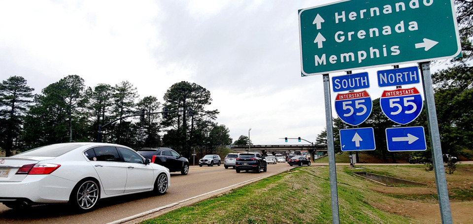 <strong>A line of traffic waits under the interstate overpass on Commerce Street in Hernando to turn north onto Interstate 55.</strong> (Toni Lepeska/Special to The Daily Memphian)