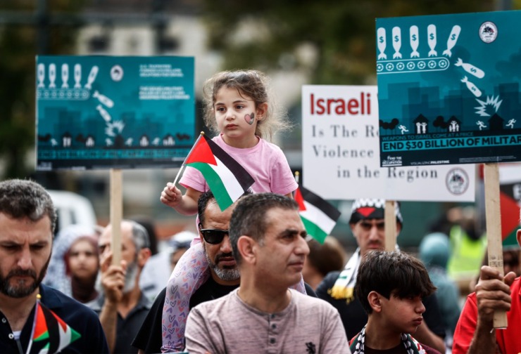 <strong>Palestine supporters take part in a prayer and protest on Friday, Oct. 13, 2023 in Civic Center Plaza.</strong> (Mark Weber/The Daily Memphian)&nbsp;