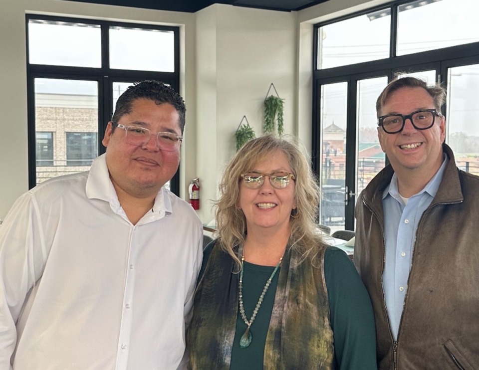 <strong>Restaurant owner Jose Gomez (left) met Friday, Nov. 17 with Memphis Heritage vice president Michelle Koeppen (center) and president, David da Ponte-Cooper.&nbsp;Gomez and his brother Alex Gomez, and sister Maria Gama plan to open a second location of Tekila Modern Mexican restaurant there.&nbsp;</strong>(Courtesy Michelle Koeppen)