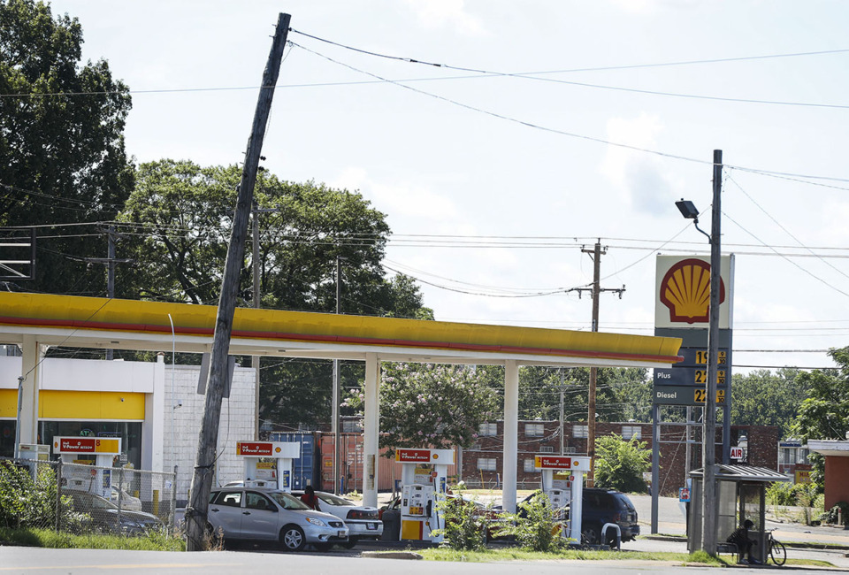 <strong>Ex-Memphis Police Officer William Skelton has been sentenced to one year of diversion after he pepper sprayed Drew Thomas, a suspect in the vandalism of the Shell gas station at 2400 Airways Blvd.</strong> (Mark Weber/The Daily Memphian file)