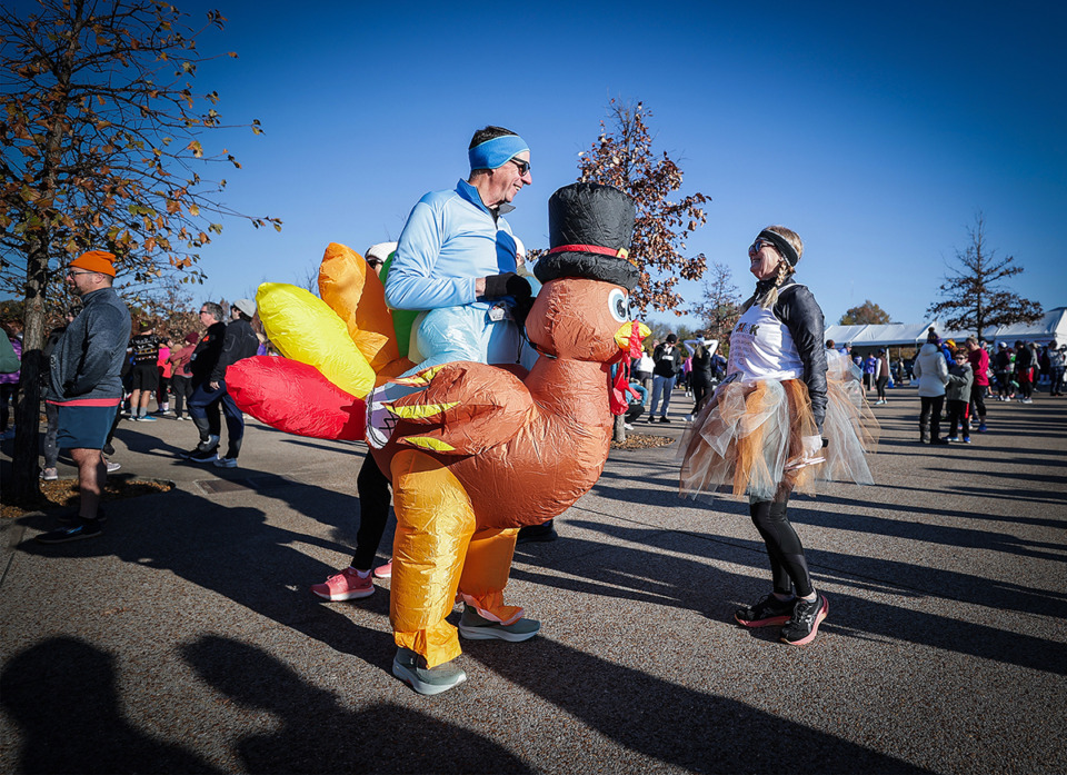 <strong>Pam and Dennis Hebner await the start of the Memphis Turkey Trot while decked out in Thanksgiving attire at Shelby Farms Park Thursday, Nov. 23.</strong> (Patrick Lantrip/The Daily Memphian)