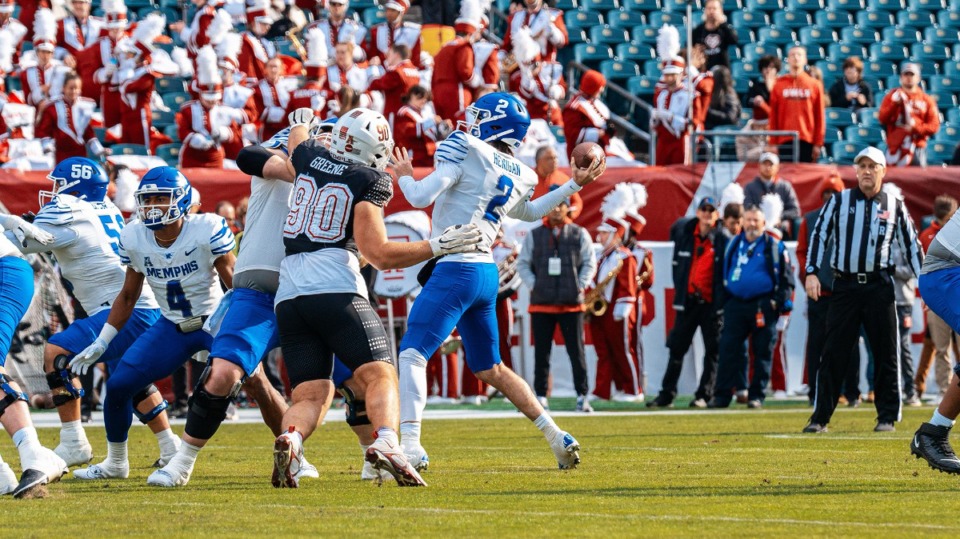 <strong>Seth Henigan led the Tigers to a 45-21&nbsp;victory by throwing for 250&nbsp;yards and four touchdowns with an interception. It was the first time since 2014 that Memphis beat Temple inside Lincoln Financial Field Stadium.</strong> (Courtesy Memphis Athletics)