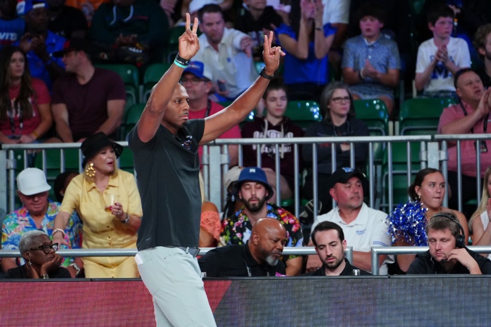 <strong>University of Memphis head coach Penny Hardaway gestures during the first half of an NCAA college basketball game against Villanova in the Battle 4 Atlantis at Paradise Island, Bahamas, Friday, Nov. 24, 2023.</strong> (Ronnie Archer/Bahamas Visual Services via AP)