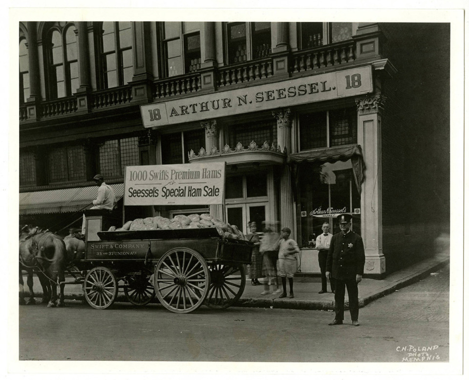<strong>This photo shows a ham sale outside Seessel&rsquo;s on Union Avenue.&nbsp;The first store in the Seessel family,&nbsp;Central Grocery, opened in 1858 and would eventually become Seessel&rsquo;s.</strong>&nbsp;(Courtesy Memphis DIG)