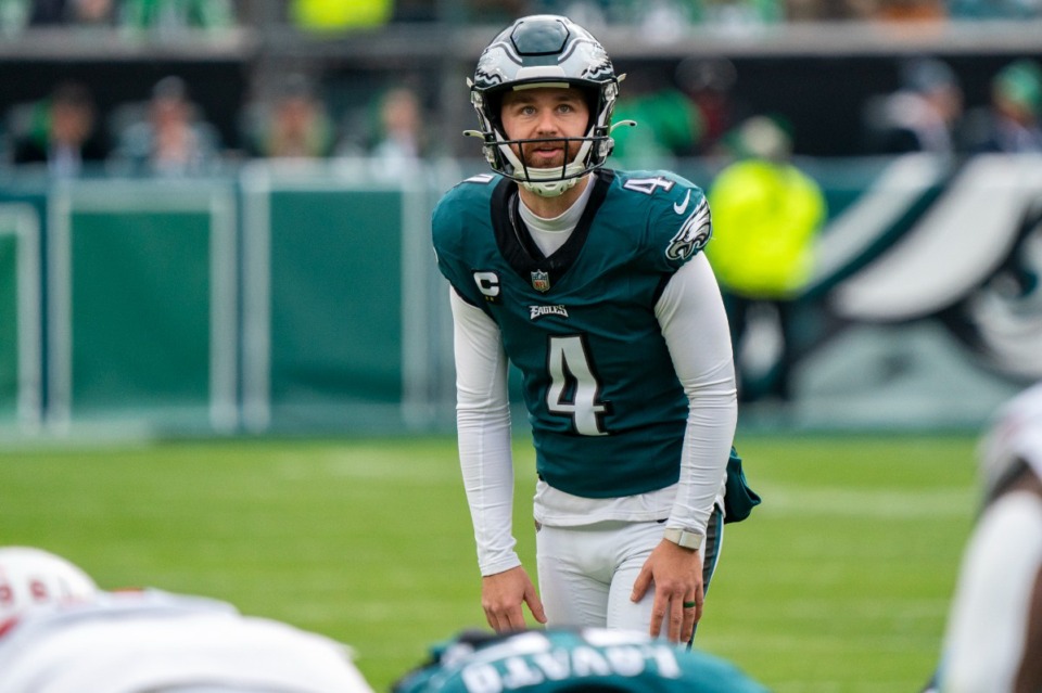 <strong>Philadelphia Eagles kicker Jake Elliott (4) lines up for the extra point during the NFL football game against the Arizona Cardinals, Sunday, Dec. 31, 2023, in Philadelphia.</strong> (AP Photo/Chris Szagola)