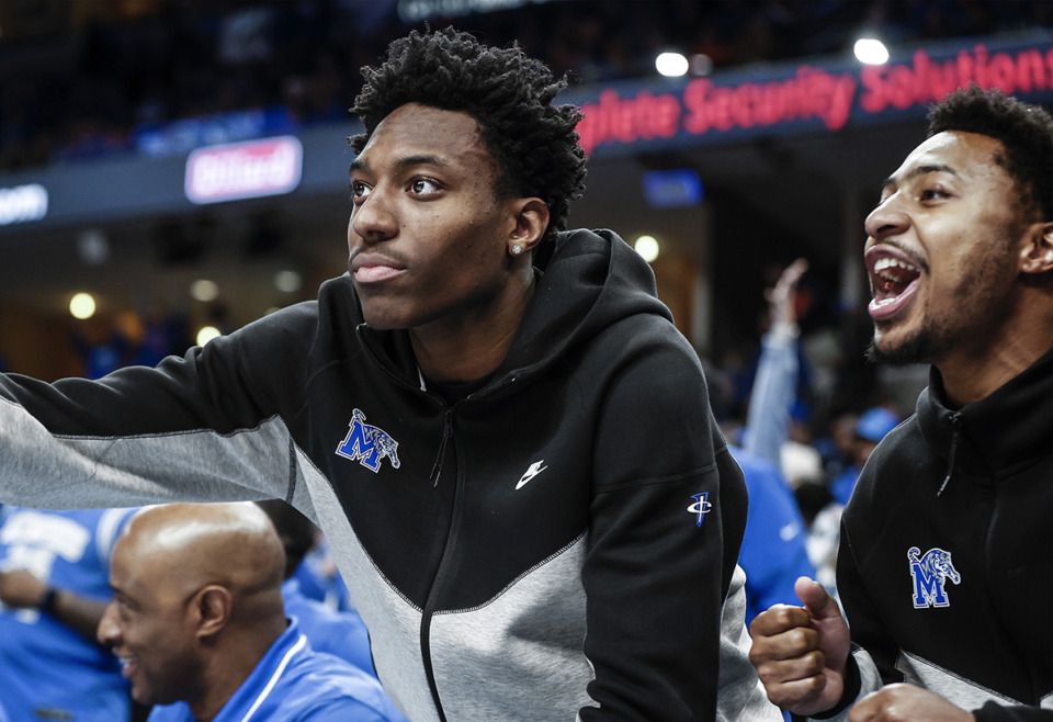 <strong>Memphis Tigers player Nae'Qwan Tomlin (left) on the bench during action against Virginia on Dec. 19, 2023.</strong> (Mark Weber/The Daily Memphian file)