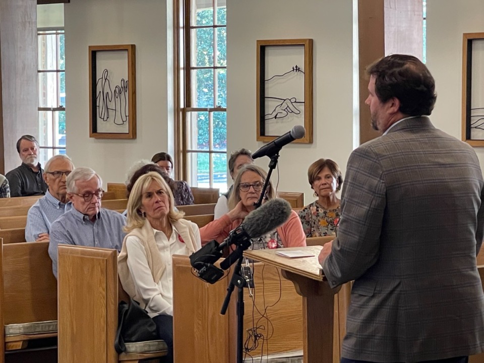 <strong>More than 100 residents of Lookout Mountain, Tennessee, gathered last November to listen to Voices for a Safer Tennessee Chairman and Treasurer Todd Cruse explain the organization&rsquo;s goals for changing firearms laws in Tennessee.</strong> (Courtesy Voices for a Safer Tennessee)