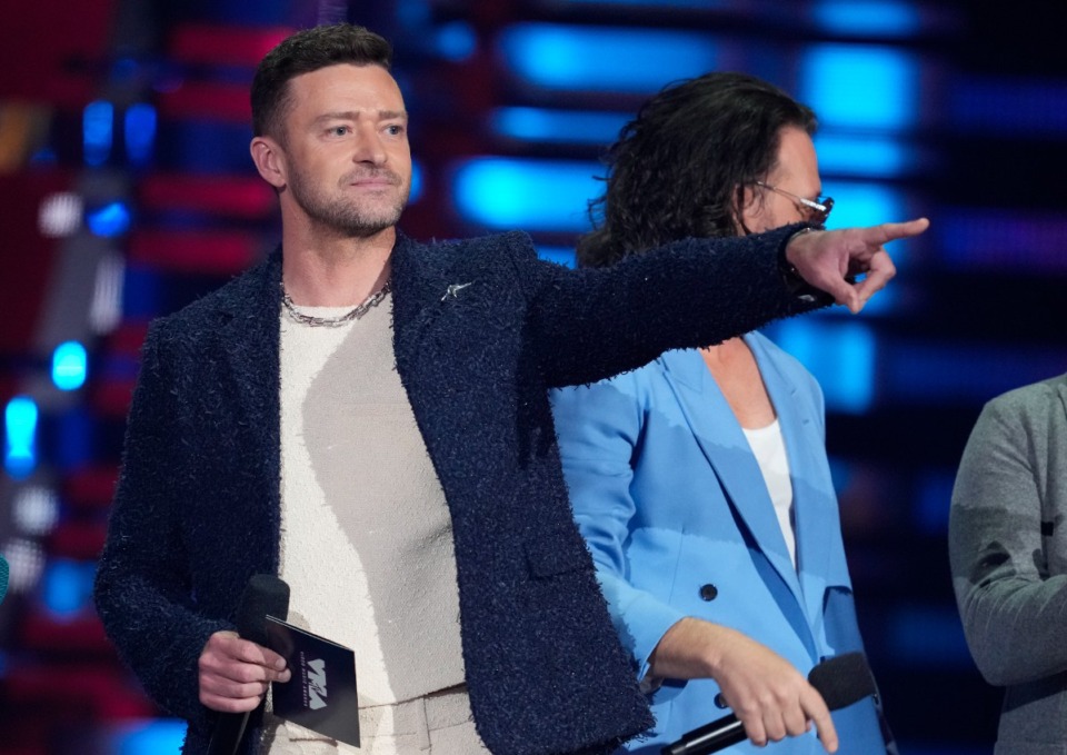 <strong>Justin Timberlake presents the award for best pop during the MTV Video Music Awards Sept. 12, 2023, at the Prudential Center in Newark, N.J.</strong> (Charles Sykes/Invision/AP file)