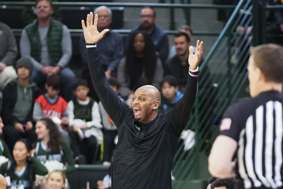 <strong>Memphis head coach Penny Hardaway calls out from the bench during the first half of an NCAA college basketball game against Tulane in New Orleans, Sunday, Jan. 21, 2024.</strong> (Gerald Herbert/AP Photo)