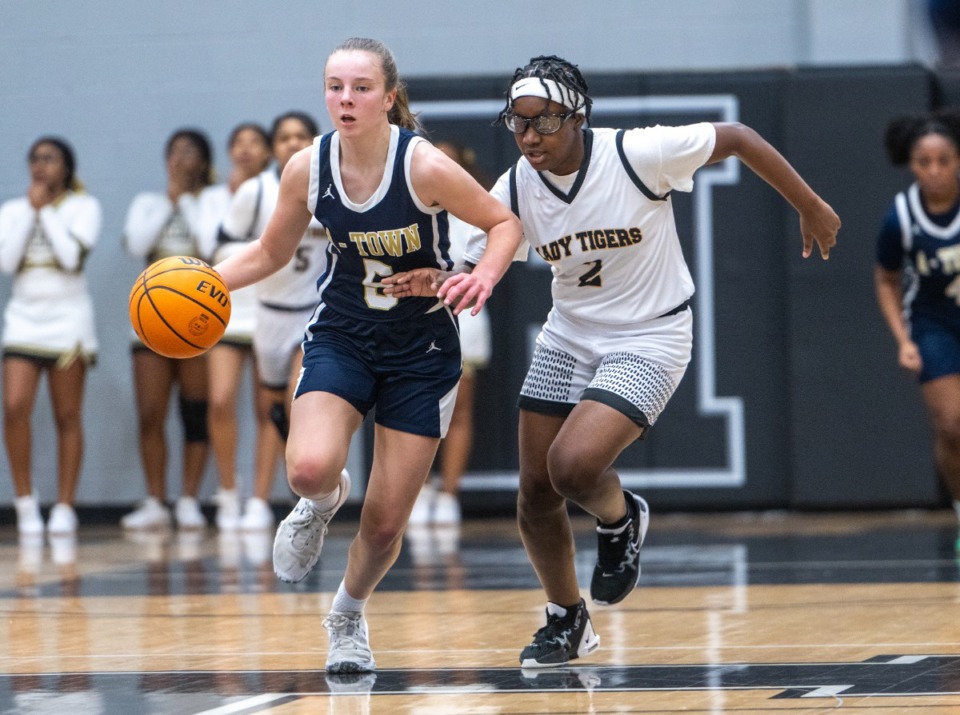 <strong>Arlington's Taylor Miller (with ball) is the&nbsp;girls basketball player of the week.</strong> (Greg Campbell/The Daily Memphian file)