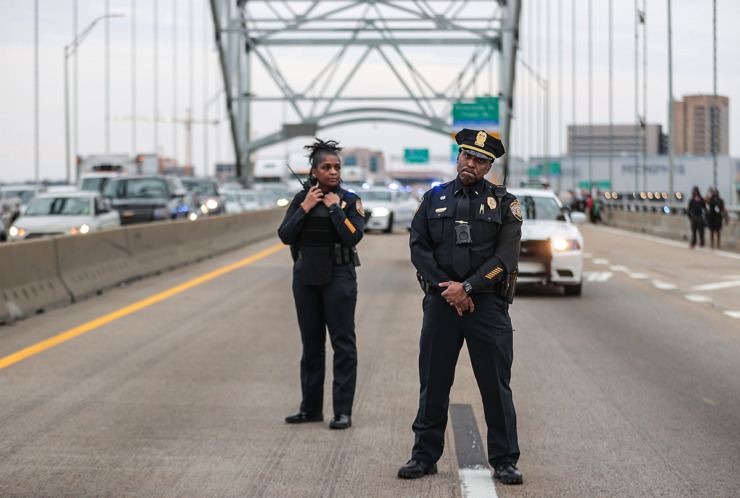<strong>Memphis police officers respond to a pro-Palestinian protest that shut the Interstate 40 bridge over the Mississippi River Feb. 3.</strong> (Patrick Lantrip/The Daily Memphian)